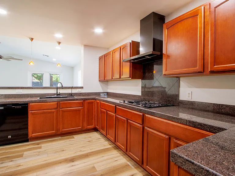 1415 S Oakley Pl — Photo 10