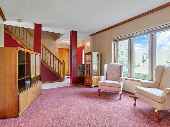 3rd image of 8100 Pelham Dr