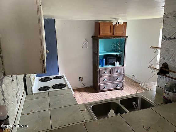 3rd image of 101 NE 75th Street