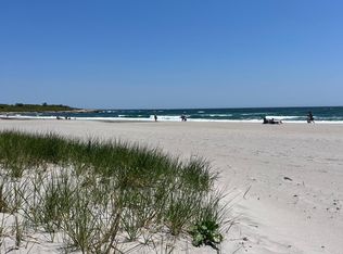 14 Defelice Rd, Narragansett, RI 02882