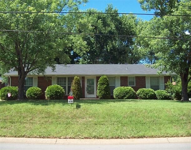 1st image of 221 Kirby Dr