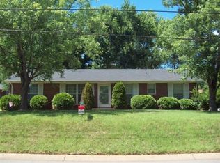 221 Kirby Dr, Clarksville, TN 37042