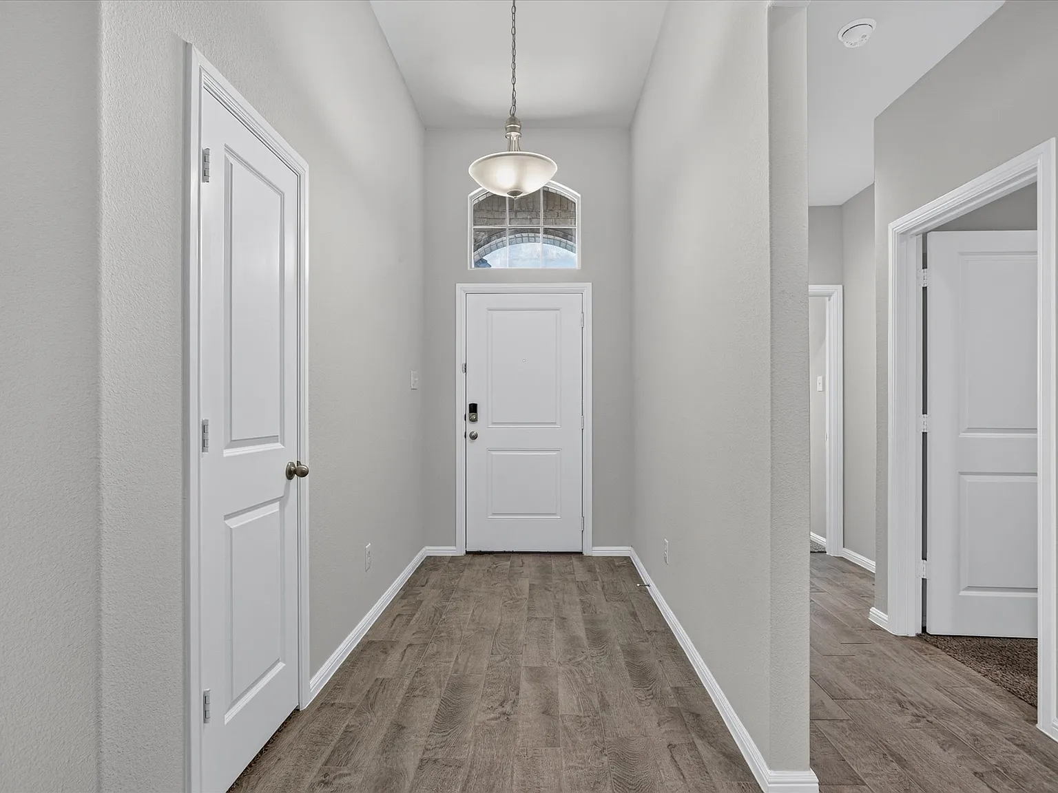 8613 Wildwest Dr — Photo 4