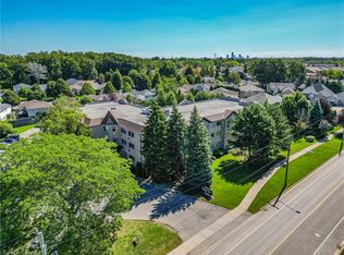 3364 Montrose Rd #108, Niagara Falls, ON L2H0J8