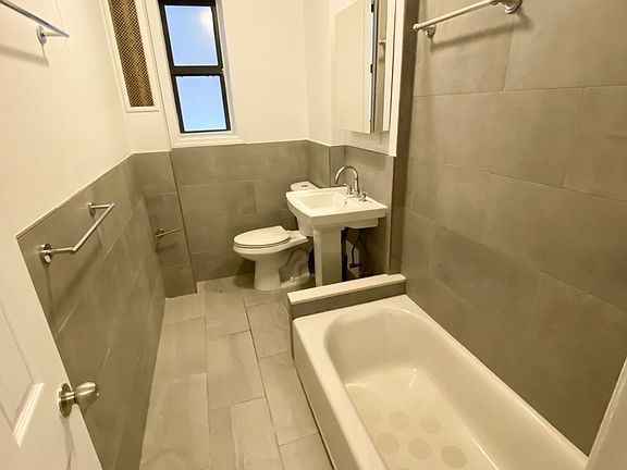 5th image of 130 Fort Washington Ave APT 1D