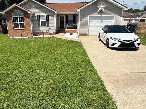 513 Gainey Dr, Oak Grove, KY 42262