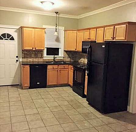 2nd image of 1636 Smith St