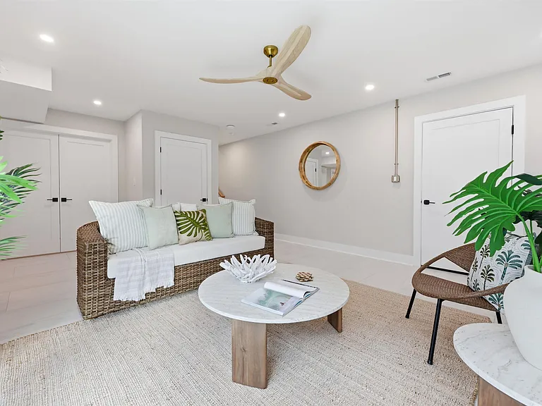 105 S Stratford Ave #BEACHBLOCK JULY AUG — Photo 10