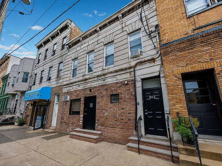 603 Adams St — Photo 15