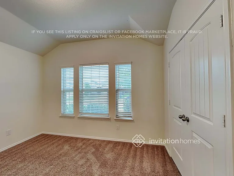 1800 Alamandine Ave — Photo 10