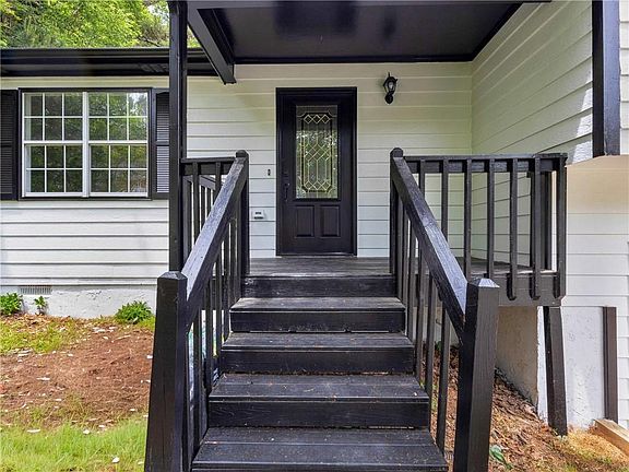 4th image of 225 Hampton Dr