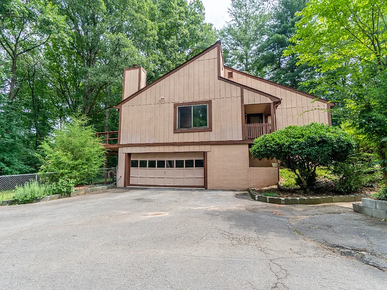 5275 Country Club Rd — Photo 2