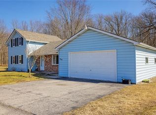 6637 Wolcottsville Rd, Akron, NY 14001