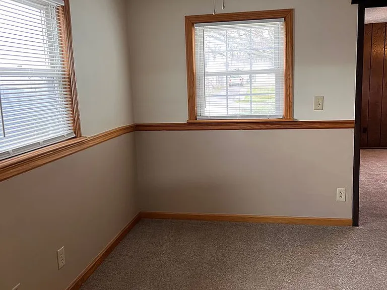 155 N Roanoke Ave — Photo 14