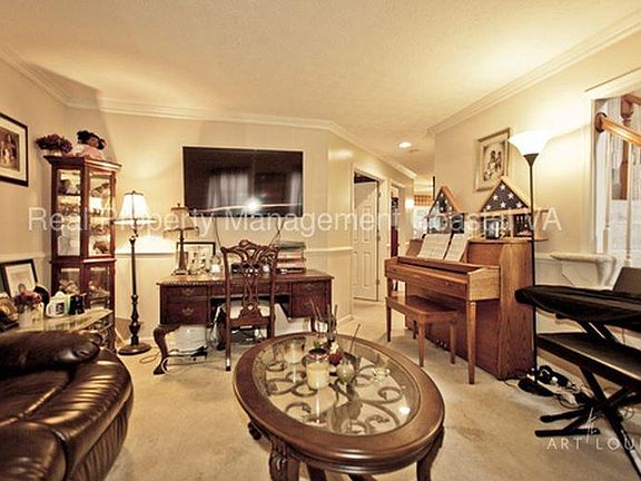 2nd image of 251 Sherbrooke Dr