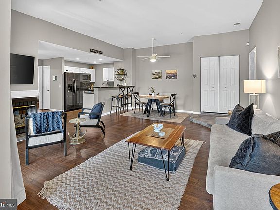 5th image of 20 Greystone Ct #I