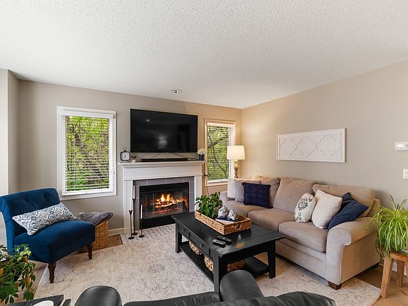 2nd image of 5260 Meredith Dr