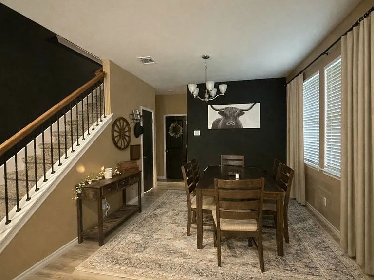 3909 Lorenzen Ct — Photo 6