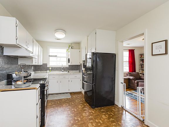 5th image of 501 Vinson Dr