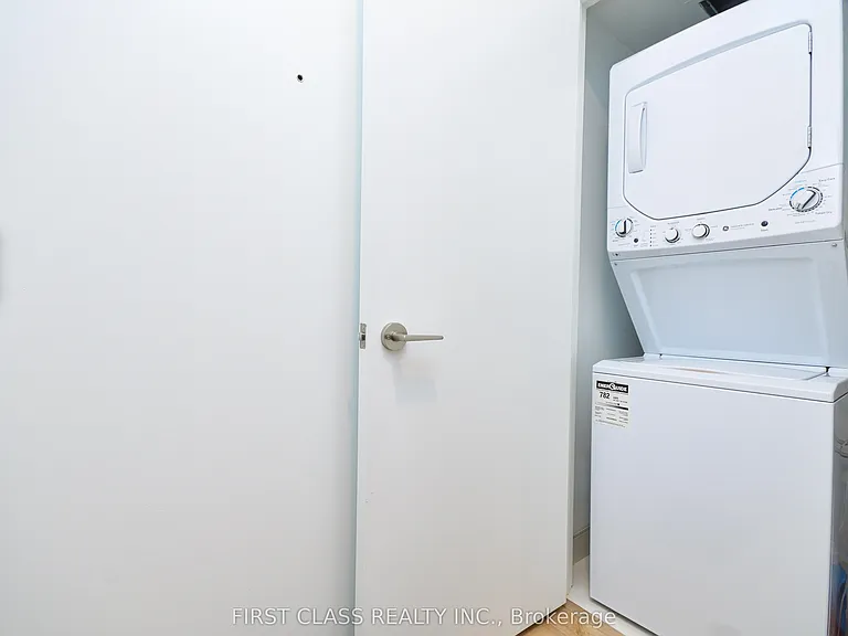 135 Liberty St — Photo 24