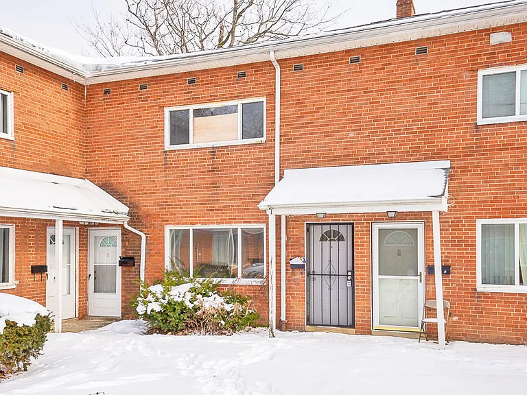 23755 Banbury Cir #10 — Photo 24