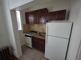 5 Kelly Pkwy, Bayonne, NJ