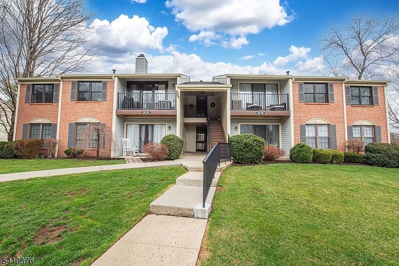1st image of 289 English Place