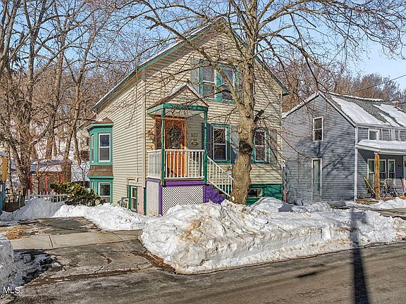 2nd image of 937 6th Street