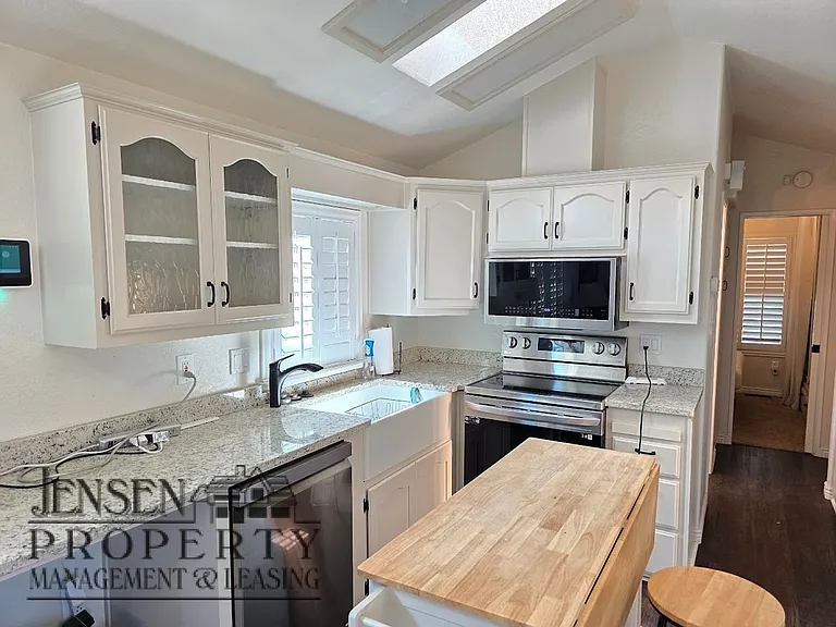 147 Ash St — Photo 8