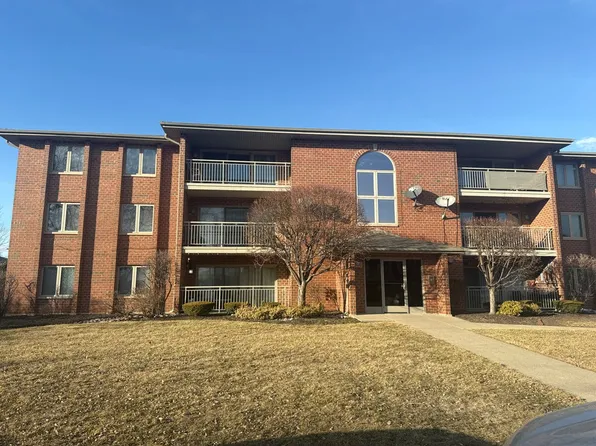7800 W 89th St, Hickory Hills, IL 60457
