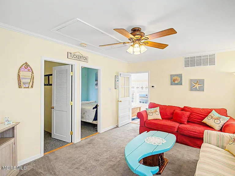 1022 S Green St — Photo 24