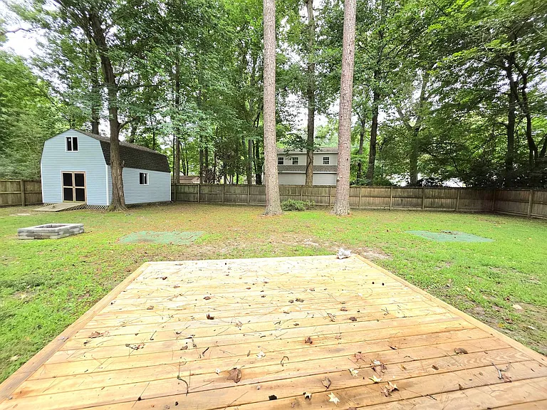 415 Rosewood Ln — Photo 26