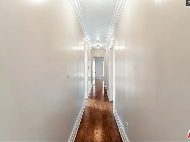 1248 S Ridgeley Dr — Photo 6