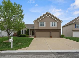 12895 Ridgeview Dr, Platte City, MO 64079