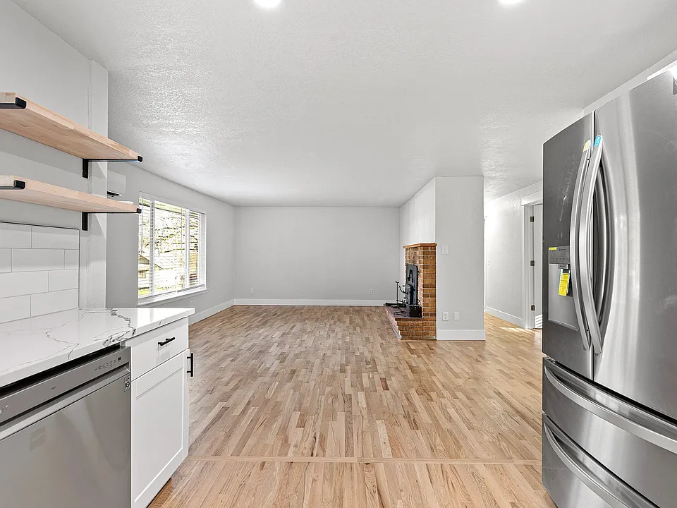 60 W 34th Ave
