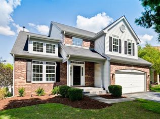 805 Dunhill Ct, Gurnee, IL 60031