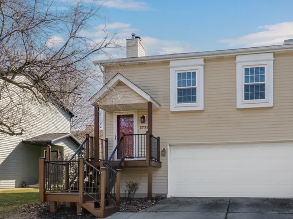 2739 Arrowhead Dr, Bloomington, IL 61704