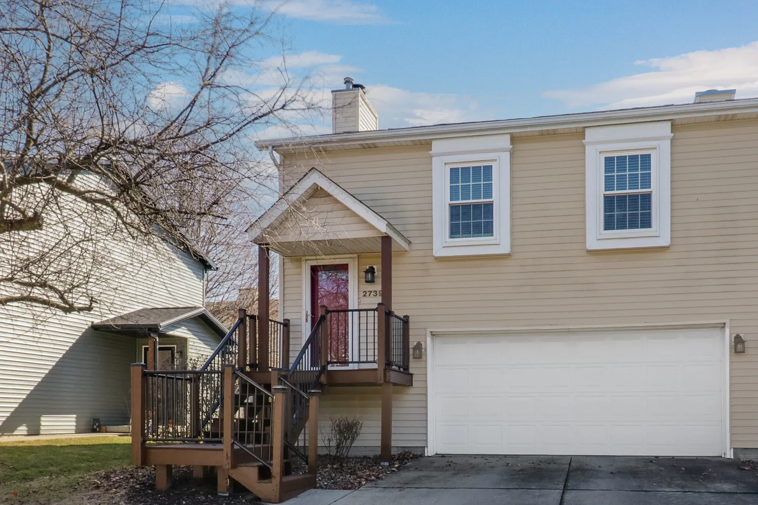 2739 Arrowhead Dr photo 1