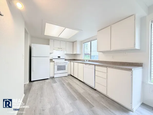 Tien Hong Duong Living Trust - 8410-8414, 8410-8414 27th St W #A, Tacoma, WA 98466