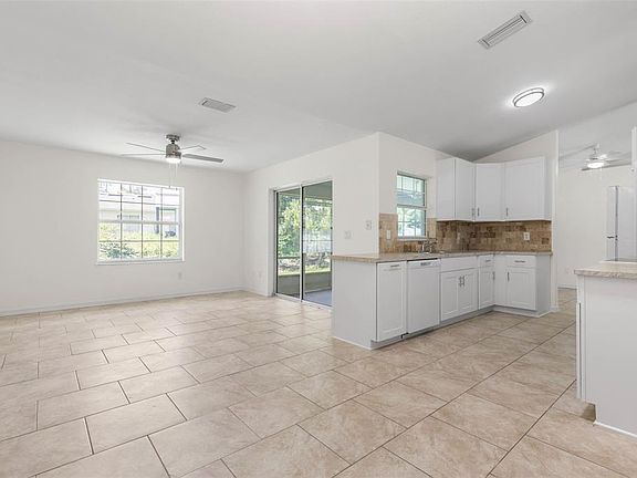 4th image of 23 Pennfield Ln