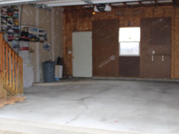 1 1/2 Car Garage