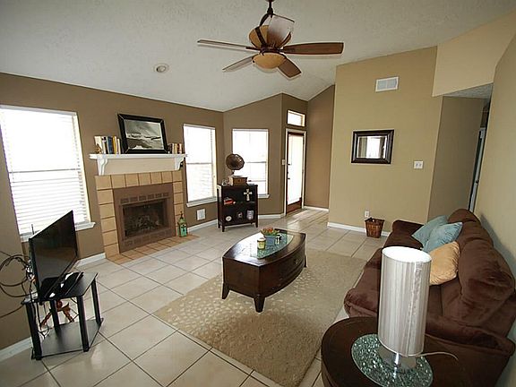 4th image of 18314 Beaverdell Dr