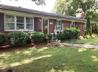 5254 Sweetwater Ct, Greensboro, NC 27407