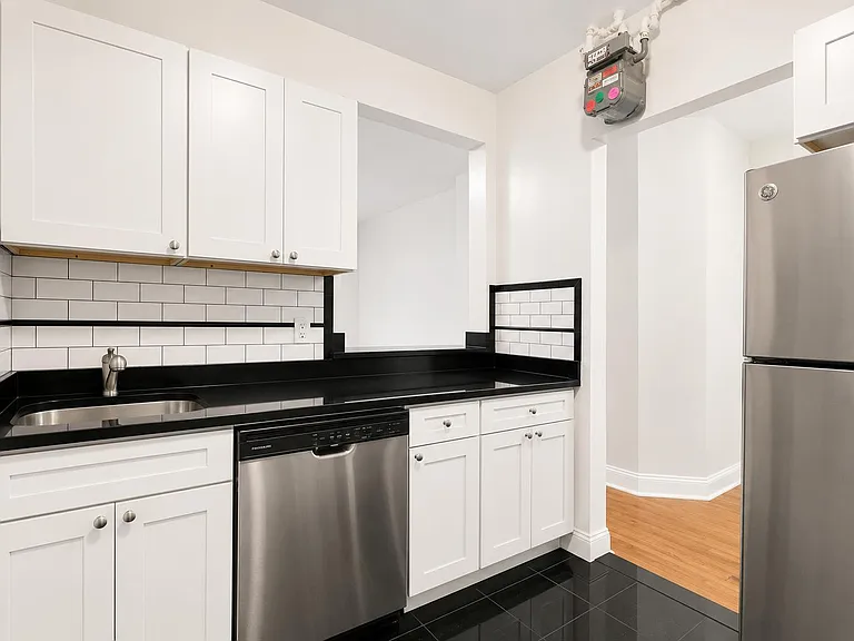 300 Fort Washington Ave #1E — Photo 10