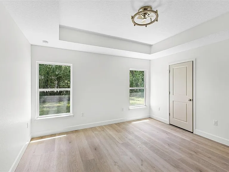 320 Kenora Dr — Photo 16