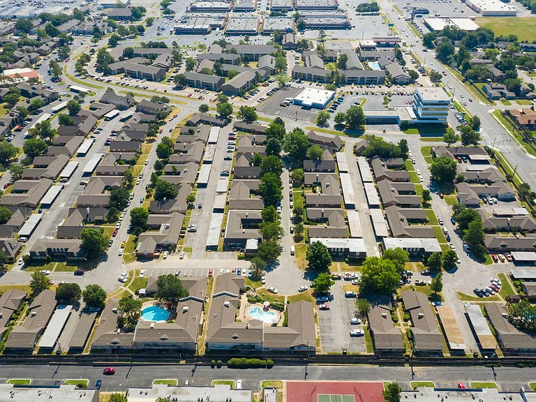Park Villas Apartments — Photo 66