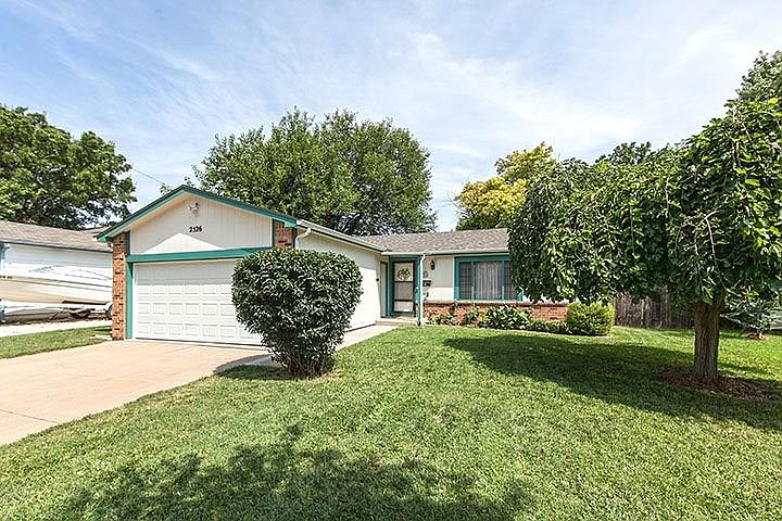 1st image of 2526 W Sunnybrook Ln