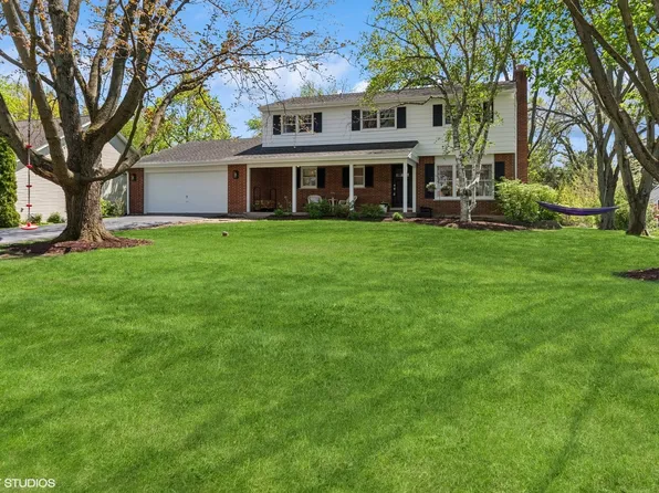 27W733 Greenview Ave, Warrenville, IL 60555