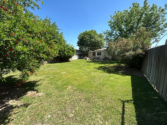 2nd image of 608 E Florinda St