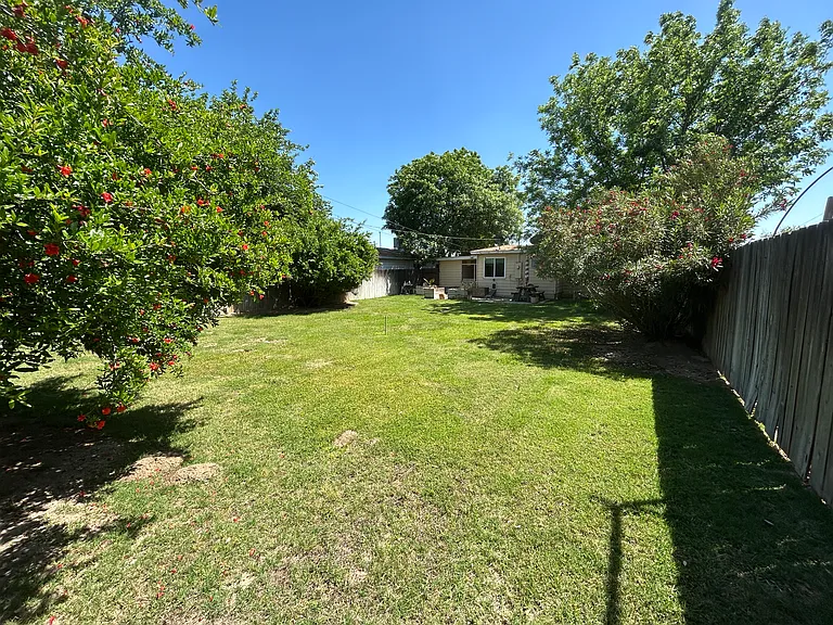 608 E Florinda St — Photo 2